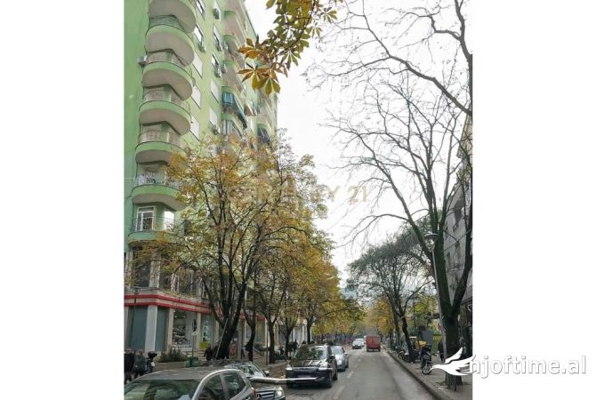 Ambient komercial per qira ne Bllok  Tirana, Albania Per Qira 7,000 € /Muaj