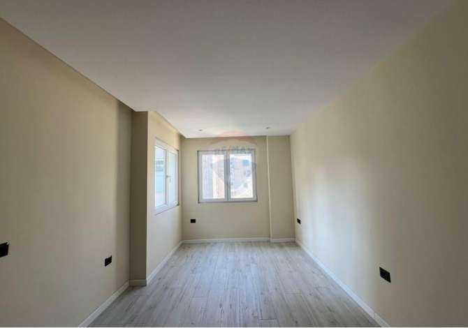 Ambient biznesi me qera 1+1 ne Tirane - 450 Euro