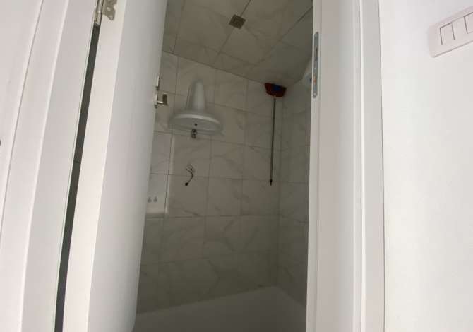 Jepet  njesi komerciale me qira tek Sali Butka