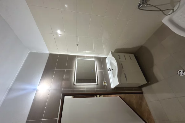 Shtepi me qera Apartament ne Tirane, Garsoniere, Mobilimi E mobiluar, Pagesa 28,000  Leke.