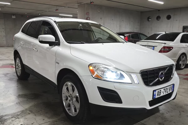 Auto in Vendita a Tirana - 8,900 Euro