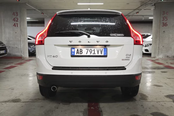 Auto in Vendita a Tirana, Volvo, 2012 Diesel,Kambio Automatik Pagamento 8,900  Euro.