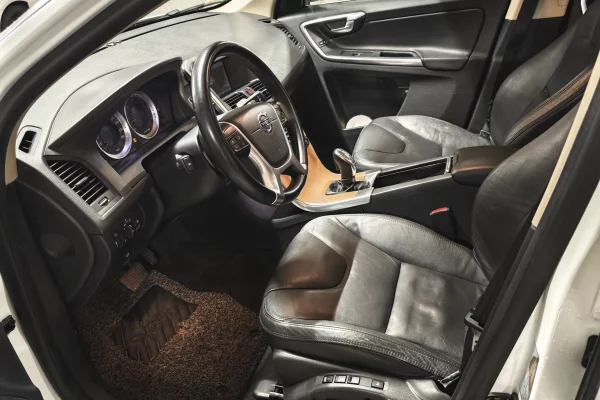 Auto in Vendita a Tirana, Volvo, 2012 Diesel,Kambio Automatik Pagamento 8,900  Euro.