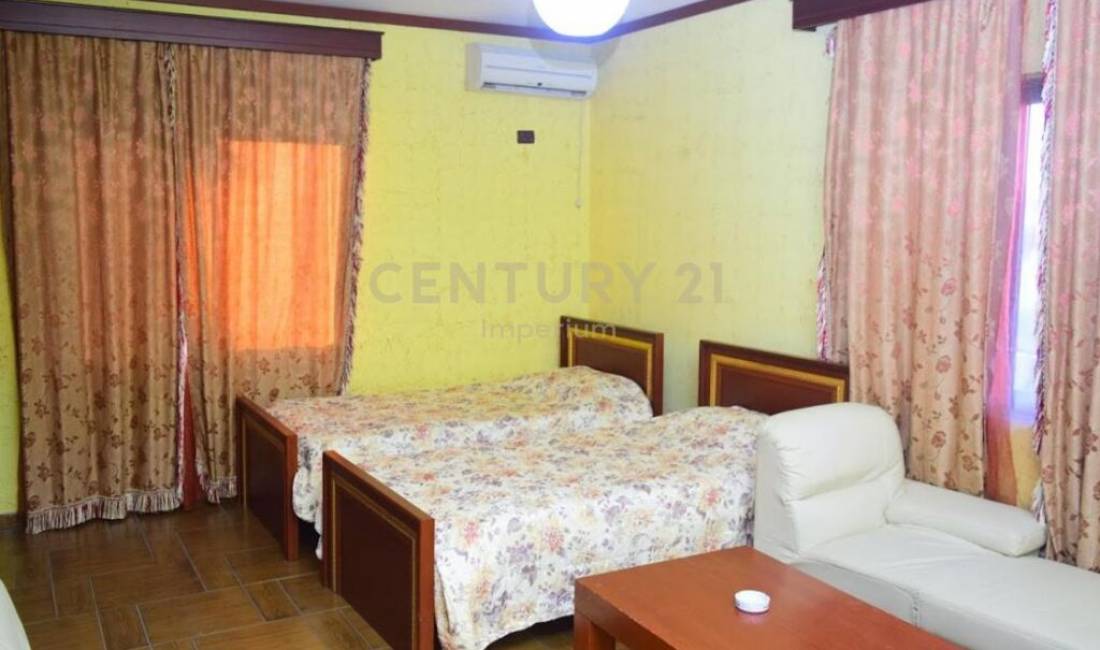 Hotel 5-katesh per shitje ne Zonen e Vilave Gjermane!