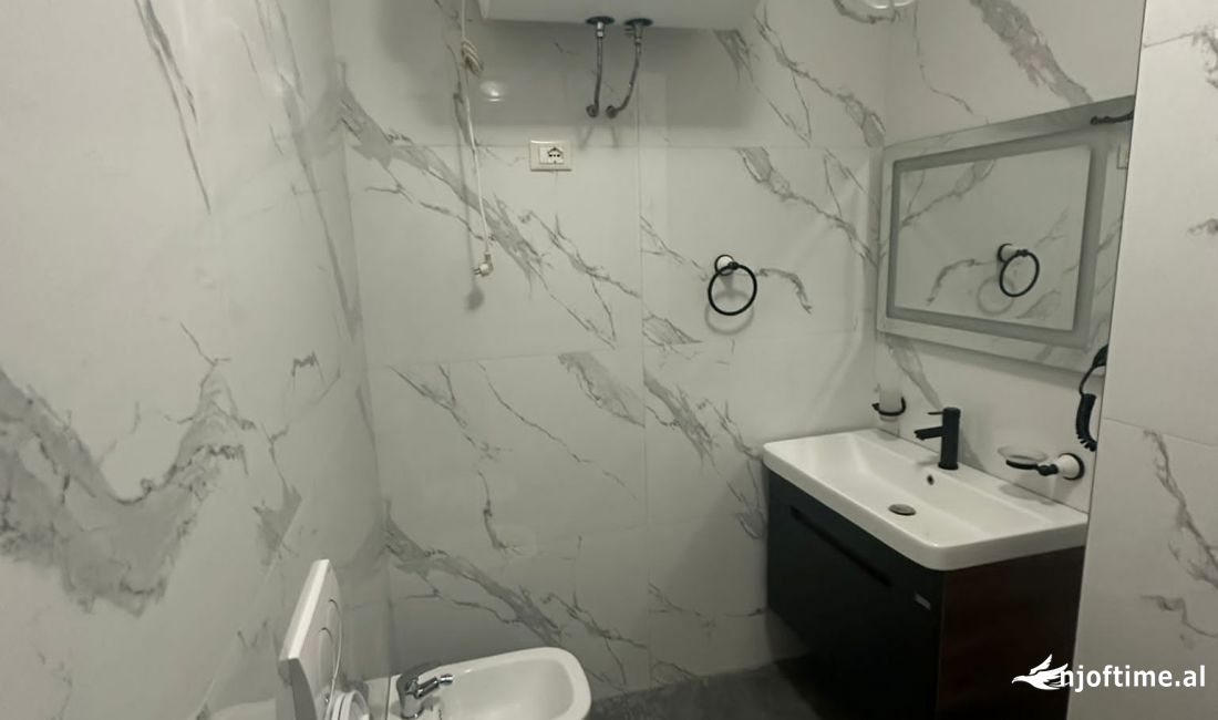 Shtepi me qera Apartament ne Tirane, 1+1, Mobilimi E mobiluar, Pagesa 450  Euro.