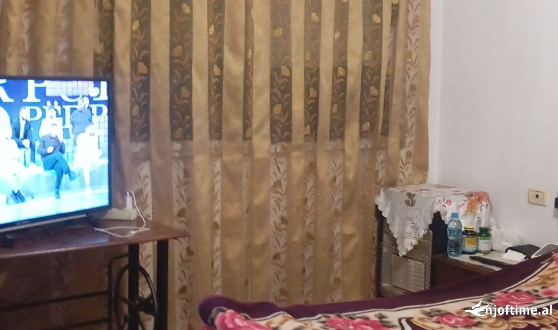 Shtepi ne shitje Apartament ne Tirane, 2+1, Mobilimi Pjeserisht e mobiluar, Pagesa 93,000  Euro.