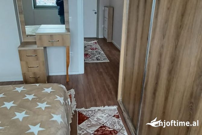 Shtepi me qera Apartament ne Tirane, 1+1, Mobilimi E mobiluar, Pagesa 500  Euro.