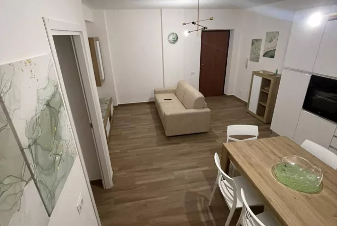 Shtepi me qera Apartament ne Tirane, 2+1, Mobilimi E mobiluar, Pagesa 1,200  Euro.