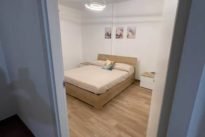 Shtepi me qera Apartament ne Tirane, 2+1, Mobilimi E mobiluar, Pagesa 1,200  Euro.