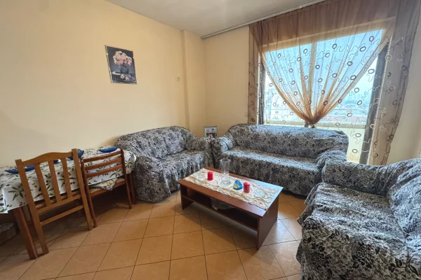 Shtepi ne shitje Apartament ne Tirane, 2+1, Mobilimi E mobiluar, Pagesa 130,000  Euro.