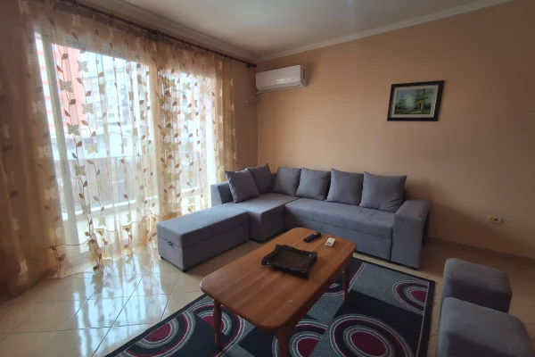 Shtepi me qera Apartament ne Tirane, 1+1, Mobilimi E mobiluar, Pagesa 400  Euro.