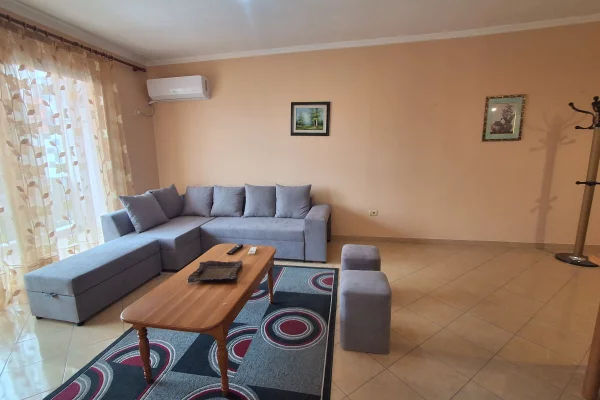 Shtepi me qera Apartament ne Tirane, 1+1, Mobilimi E mobiluar, Pagesa 400  Euro.