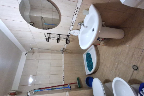 Shtepi me qera Apartament ne Tirane, 1+1, Mobilimi E mobiluar, Pagesa 400  Euro.