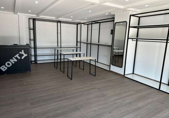 JEPET ME QIRA AMBJENT PER BIZNES SUPER I IVESTUAR NE ZONEN E ISH PARKUT & POST PARKIMI