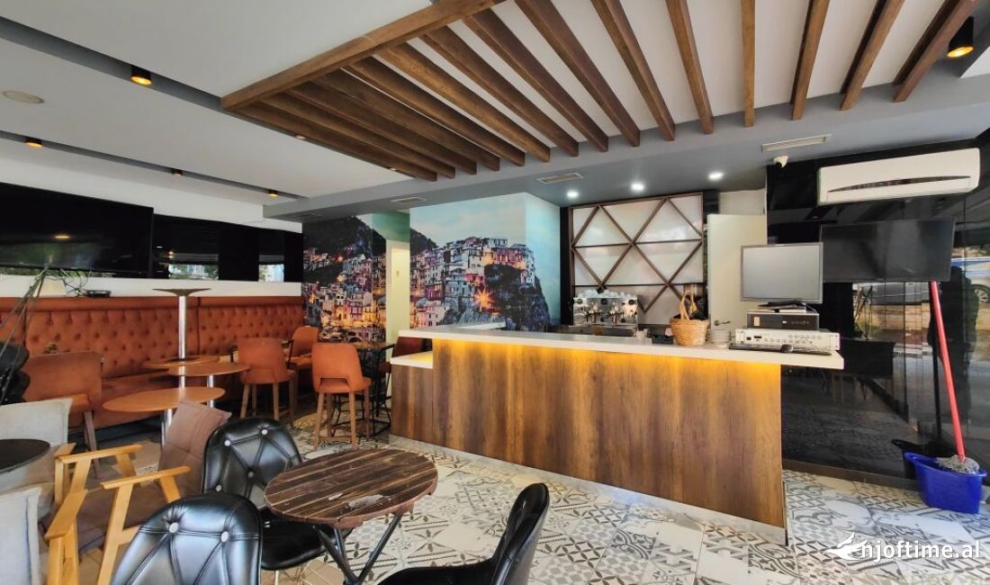 Njesi per shitje tek Komuna e Parisit!