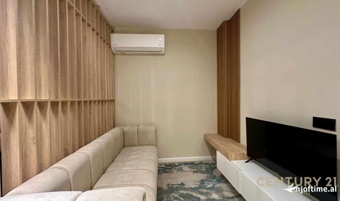 SHESIM STUDIO ,PRANE PAZARIT TE RI