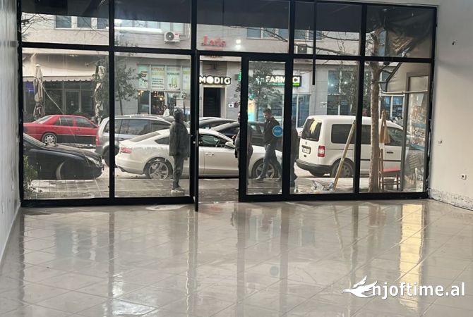 Jepet me qera Ambient Komercial, Vila L, Astiri