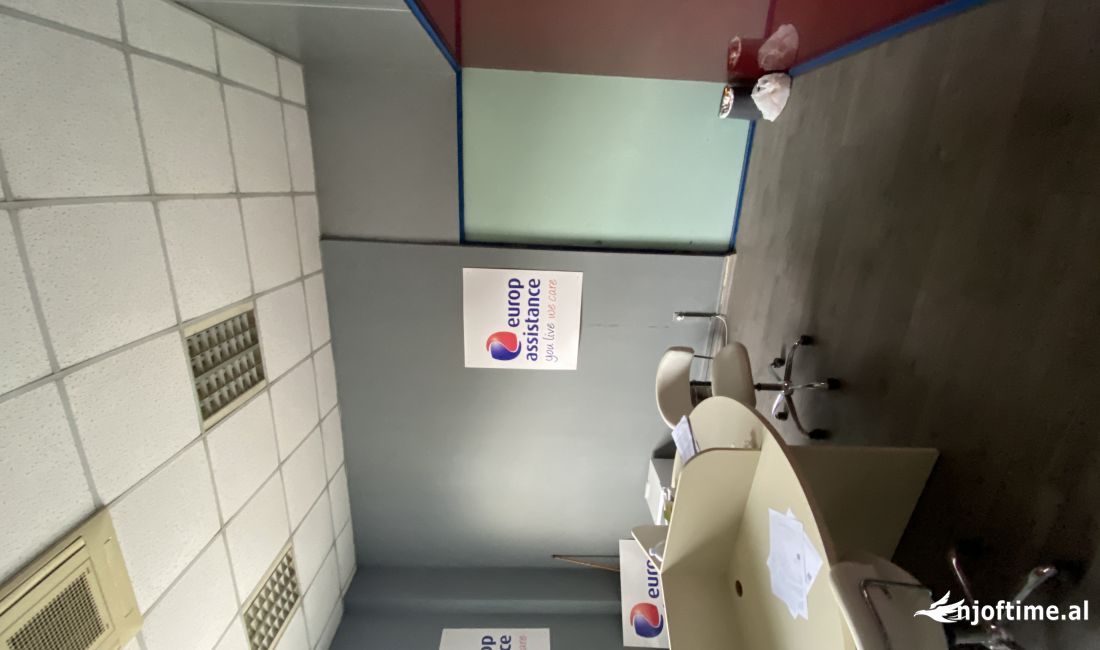 Jepet dyqani me qera ne qendren Repeat