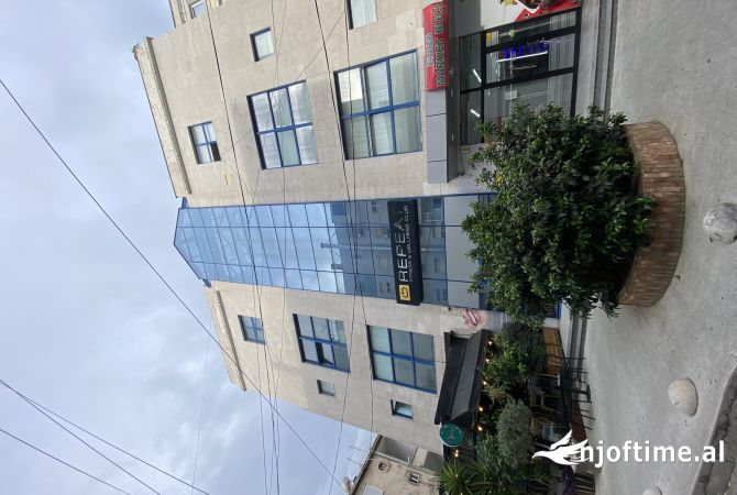 Jepet dyqan me qera ne qendren Repeat