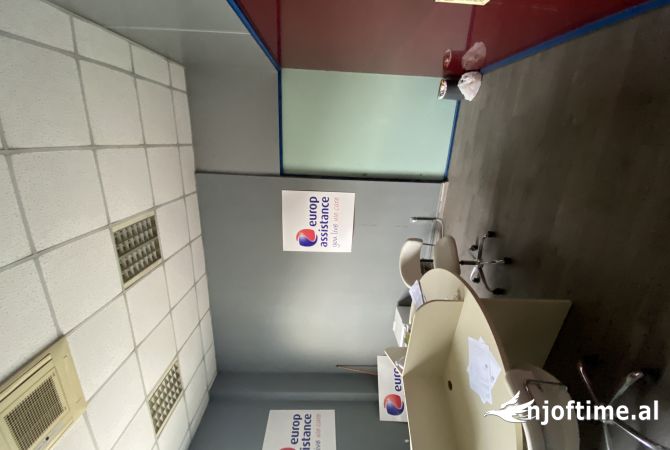 Jepet dyqan me qera ne qendren Repeat