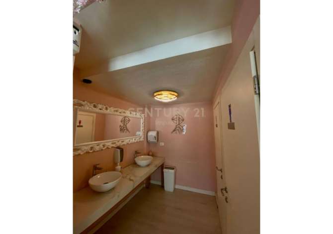 Okazion! Biznes Per Shitje ne Sheshi Skenderbej!