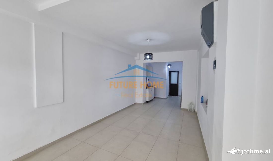 Shitet, Njesi Biznesi, Myslym Shyri, Tirane