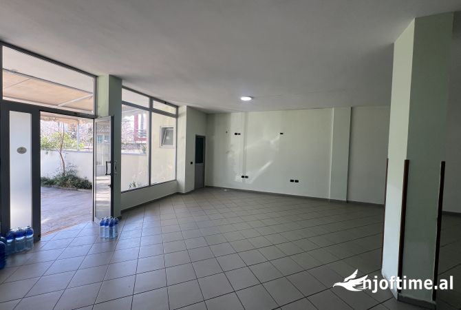 Qera, Ambient Biznesi, Siri Kodra