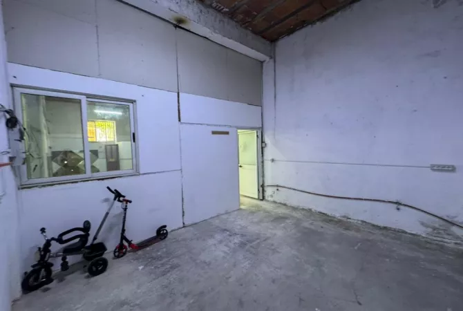 Qera Magazine, Rruga Siri Kodra, Tirane.