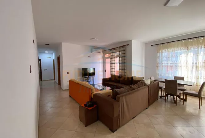 Qera, Apartament 3+1+2, Fresku, Tiranë.