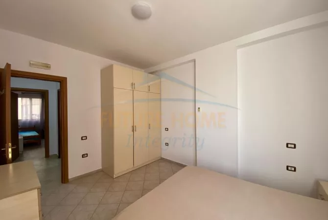 Shtepi me qera Apartament ne Tirane, 3+1, Mobilimi E mobiluar, Pagesa 500  Euro.
