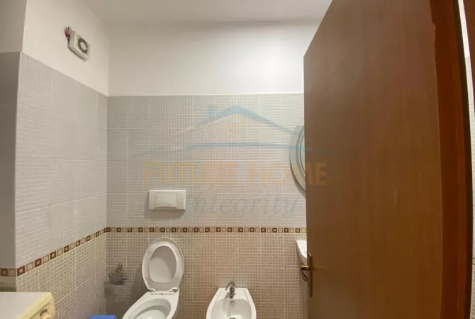 Shtepi me qera Apartament ne Tirane, 3+1, Mobilimi E mobiluar, Pagesa 500  Euro.
