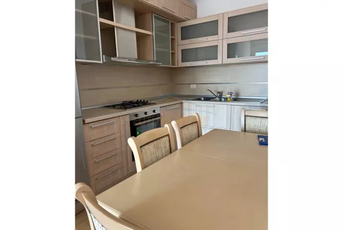 Shtepi me qera Apartament ne Tirane, 2+1, Mobilimi E mobiluar, Pagesa 450  Euro.