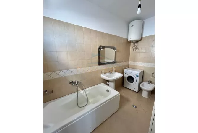 Shtepi me qera Apartament ne Tirane, 2+1, Mobilimi E mobiluar, Pagesa 450  Euro.