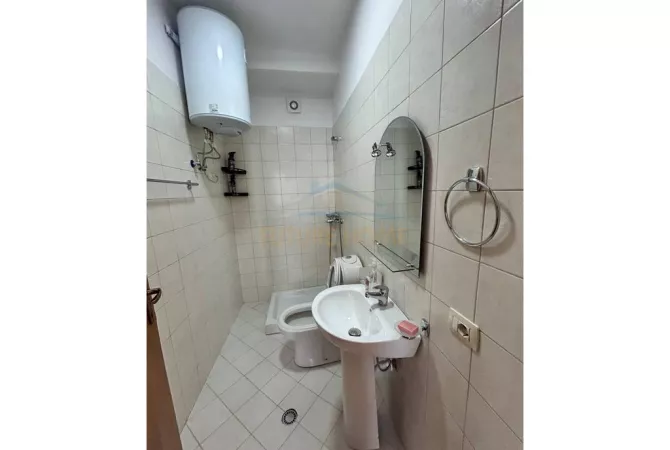Shtepi me qera Apartament ne Tirane, 2+1, Mobilimi E mobiluar, Pagesa 450  Euro.