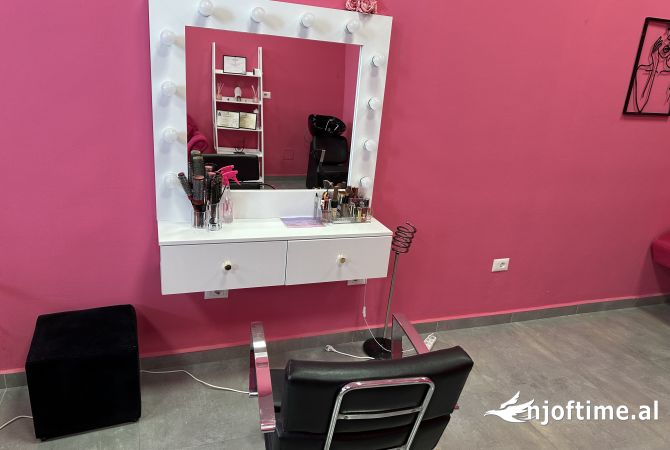 Pajisje biznesi ne shitje ne Tirane - 950 Euro