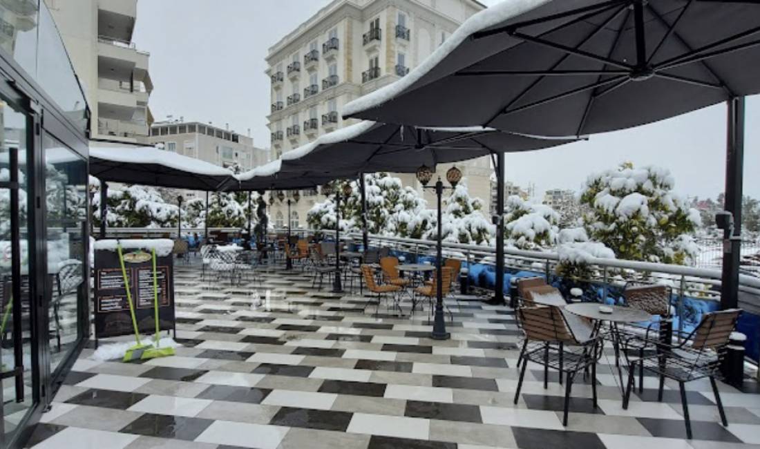 Njoftime Pune ne Tirane, Profesioni Kamarier/Banakier , Pa Eksperience, Pagesa Me Marreveshje.