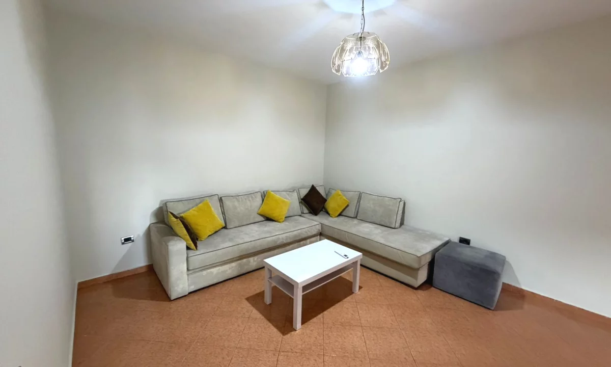 Shtepi me qera Apartament ne Tirane, 2+1, Mobilimi E mobiluar, Pagesa 450  Euro.