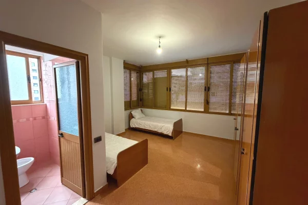 Shtepi me qera Apartament ne Tirane, 2+1, Mobilimi E mobiluar, Pagesa 450  Euro.