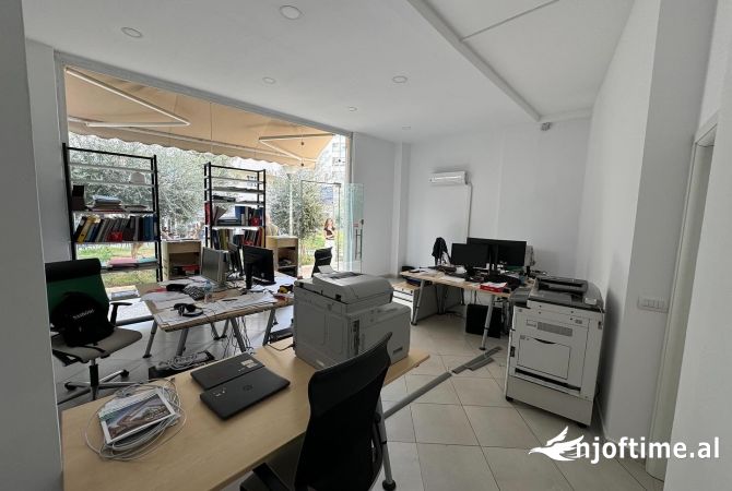 Business Property in Sale 3+1 in Tirana - 220,000 Euro