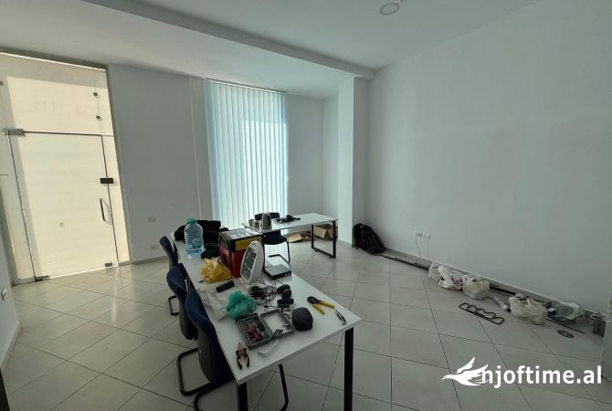 Business Property in Sale 3+1 in Tirana - 220,000 Euro