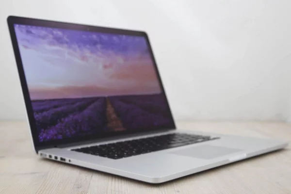 Kompjutera dhe Elektronike ne Tirane - 300 Euro