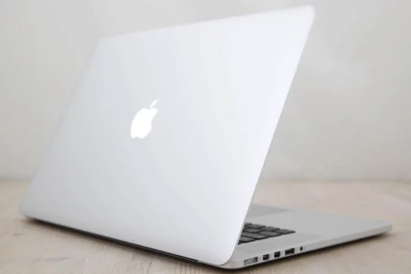 Kompjutera dhe Elektronike ne Tirane - 300 Euro