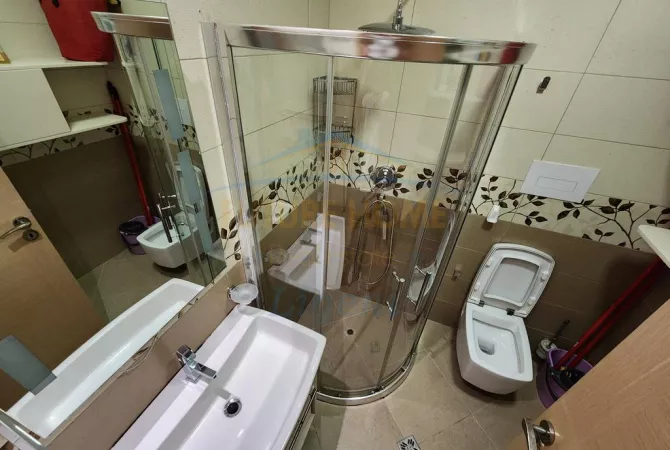 Shtepi me qera Apartament ne Tirane, 3+1, Mobilimi E mobiluar, Pagesa 900  Euro.