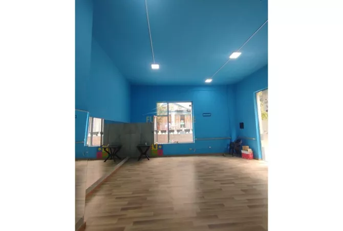 Business Property for Rent 1+1 in Tirana - 800 Euro