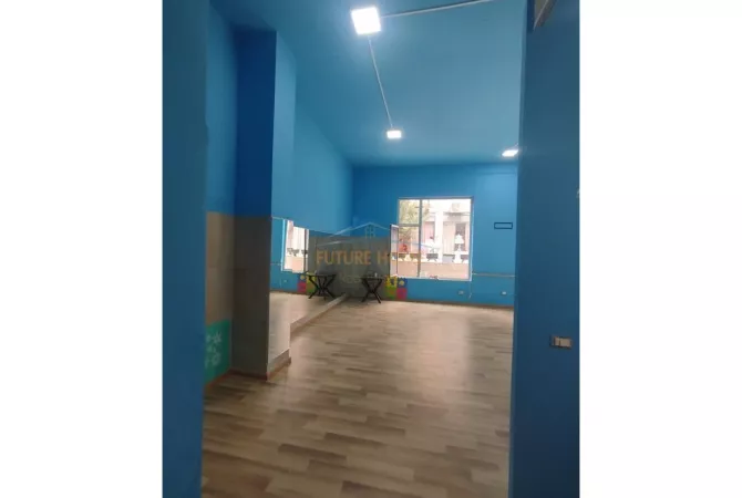 Qera, Ambient Biznesi,Komuna e Parisit Prestige55797