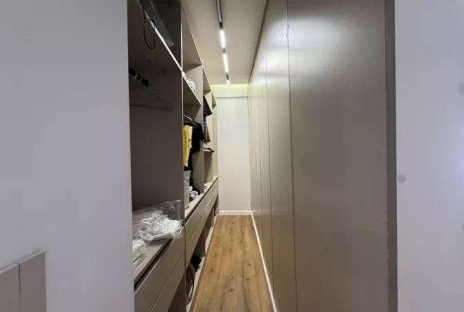 Shtepi ne shitje Duplex(shtepi me 2 kate) ne Tirane, 2+1, Mobilimi E mobiluar, Pagesa 300,000  Euro.