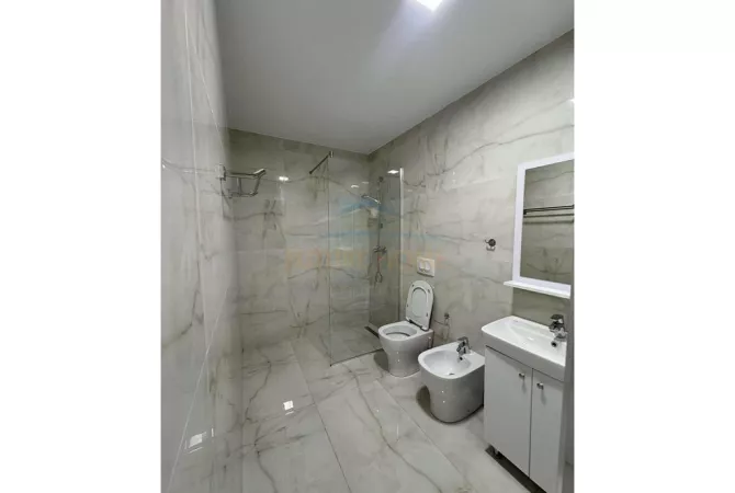 Shtepi me qera Apartament ne Tirane, 2+1, Mobilimi E mobiluar, Pagesa 750  Euro.