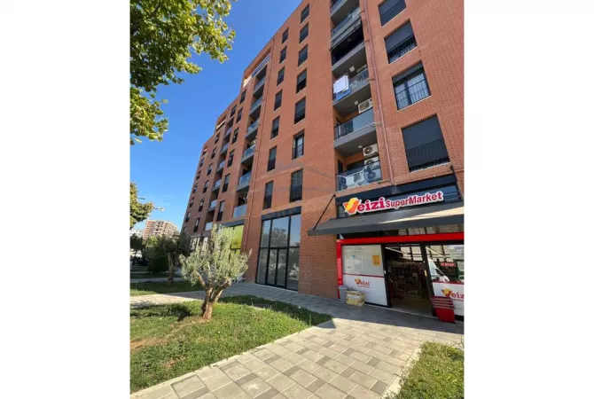 Shtepi ne shitje Penthose(kati i fundit panoramik) ne Tirane, 3+1, Mobilimi Bosh, pa mobiluar, Pagesa 300,000  Euro.