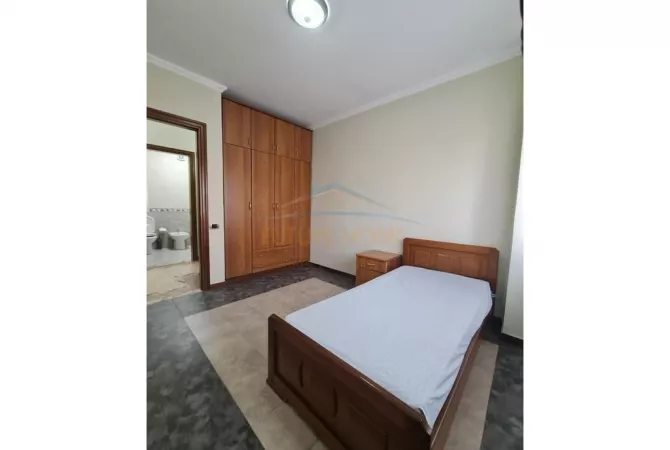 Shtepi ne shitje Apartament ne Tirane, 3+1, Mobilimi E mobiluar, Pagesa 295,000  Euro.
