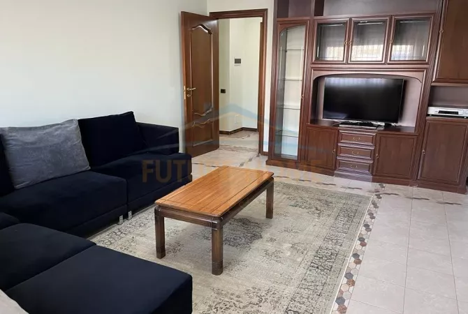 Shtepi ne shitje Apartament ne Tirane, 3+1, Mobilimi E mobiluar, Pagesa 295,000  Euro.